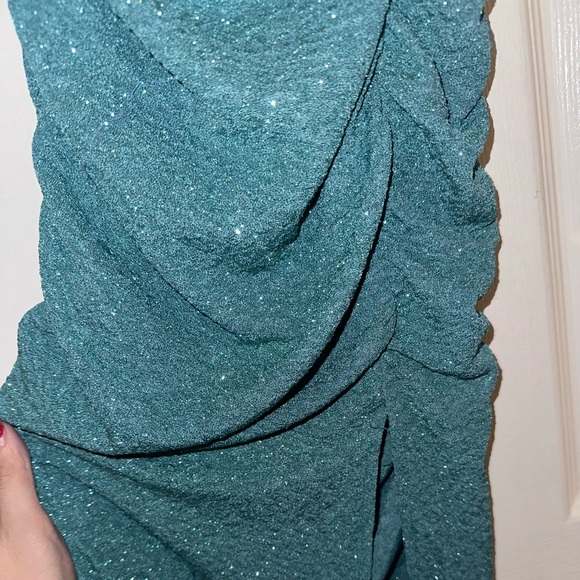 Dress - Picture 7 of 8